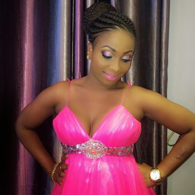 AUNTY EZEKIEL ANENA MAZITO TENA  BIFU LA KAJALA NA WEMA SEPETU..MSIKIE  HAPA