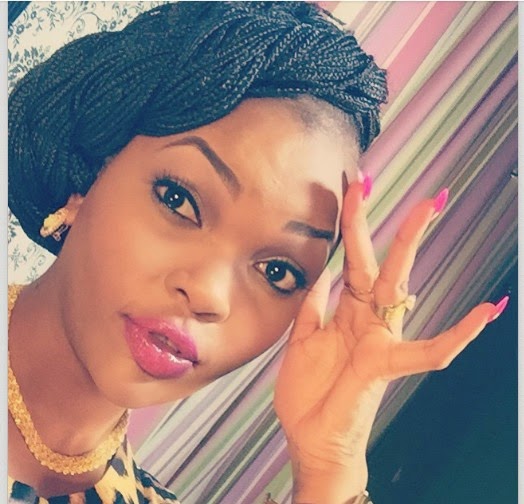 HAYAWI HAYAWI: WEMA AONYESHA PETE YAKE YA UCHUMBA..MCHUMBA'AKE NI SIRI KUBWA