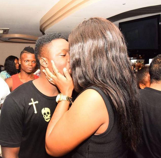 AUNTY EZEKIEL AMKINGIA KIFUA IYOBO KUHUSU KUMZIDI UMRI