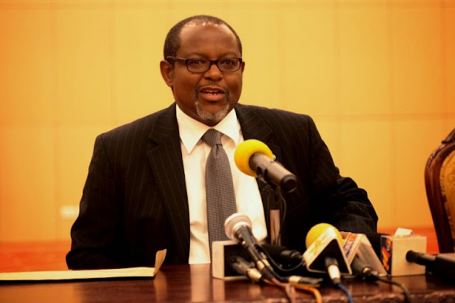 BREAKING NEWZ:HII NDIYO KUTOKA KWA KATIBU MKUU KIONGOZI BALOZI OMBENI SEFUE KUHUSU RAIS MAGUFULI KWA NINI HASAFIRI NJE