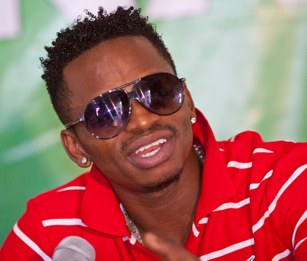 Ni kweli Diamond na Zari Wanataka Kuachana? Ni kweli Diamond Kahamishia Majeshi kwa Mrembo Lyn?