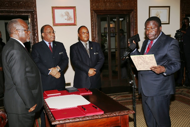 Shuhudia Rais Magufuli Akimuapisha Mkurugenzi Mkuu Mpya Wa Idara Ya Usalama Wa Taifa