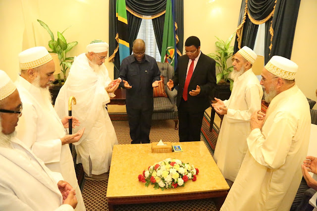 Shuhudia Rais Magufuli Alivyoagana Na Kiongozi Mkuu Wa Bohora Duniani, Ikulu Jijini Dar