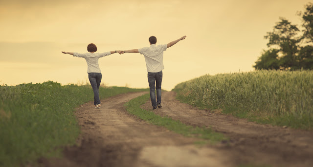 MAHUSIANO ~ WEWE NA MPENZI 'MCHUMBA' WAKO MNAENDANA?