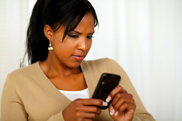 Masharti Ya Kumtext Mwanamke - Makosa 5 Wanaume Wanayofanya