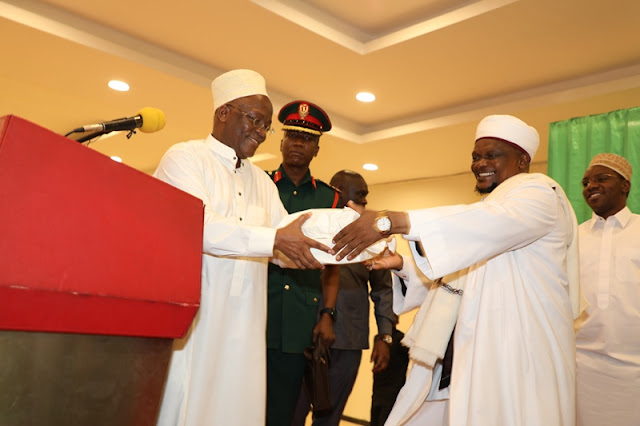 MPYA:Rais Magufuli Awataka Waislamu Wadume Amani, Umoja na Mshikamano
