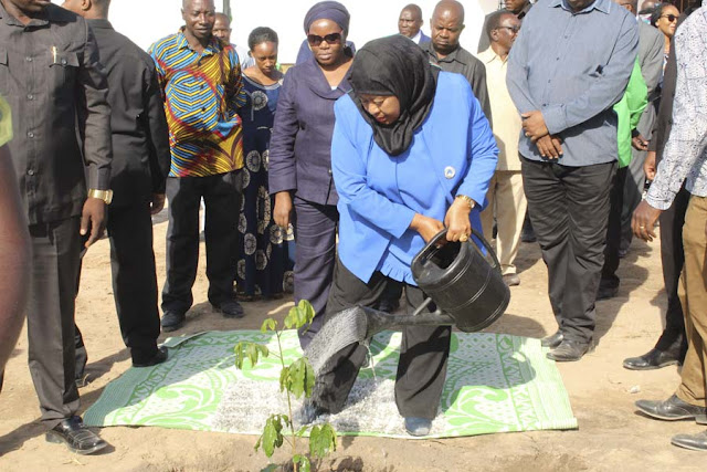 WAZIRI KANYASU ATOA MBINU YA KUZIBANA HALMASHAURI KUPANDA MITI MILIONI 1.5