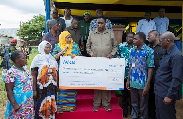 MAKAMU WA RAIS AZITAKA HALMASHAURI ZOTE NCHINI KUHAKIKISHA ZINATOA ASILIMIA 10% YA MAPATO YAKE KWA WANAWAKE,VIJANA NA WAZEEibu wa sheria.