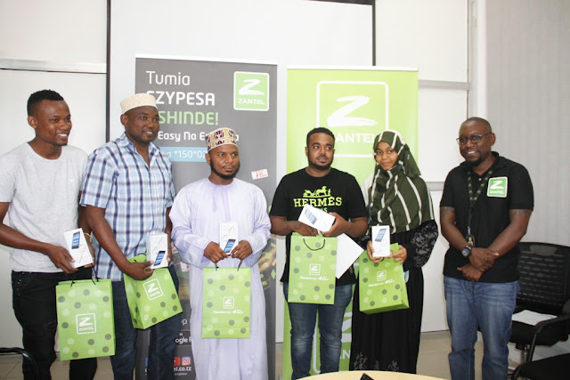 ZANTELI YAENDELEA KUMWAGA ZAWADI KUPITIA PROMSHENI YAO YA 'TUMIA EZYPESA USHINDE'