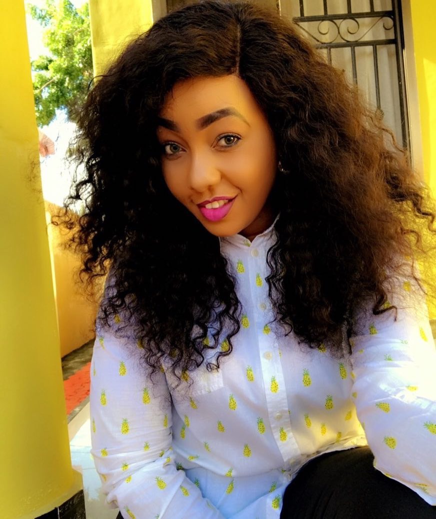 Batuli Amjibu Mange Baada ya Kumuombea Msamaha Baba Yake