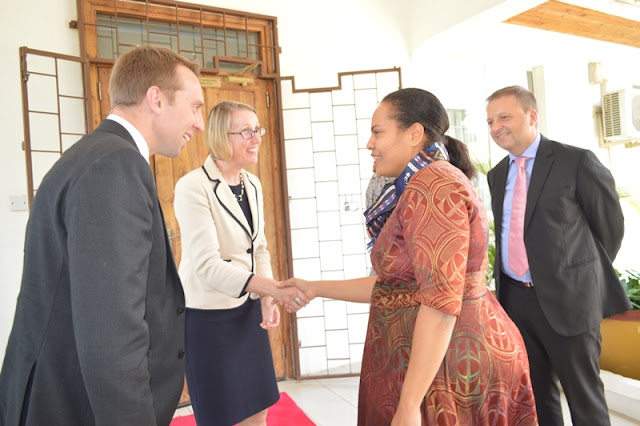 WAZIRI KAIRUKI AKUTANA NA KUFANYA MAZUNGUMZO NA BALOZI WA UINGEREZA NCHINI