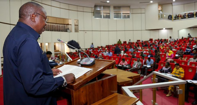 WAZIRI WA FEDHA NA MIPANGO, DKT. PHILIP MPANGO AKIWASILISHA MAPENDEKEZO YA SERIKALI YA MPANGO WA MAENDELEO WA TAIFA 2019/20