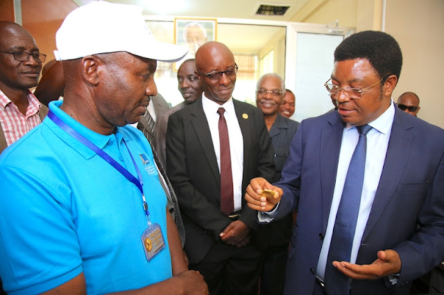 MAJALIWA AFUNGUA SOKO LA DHAHABU MJINI GEITA