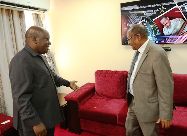 SPIKA NDUGAI AKUTANA NA KUFANYA MAZUNGUMZO NA GAVANA WA BENKI KUU YA TANZANIA JIJINI DODOMA