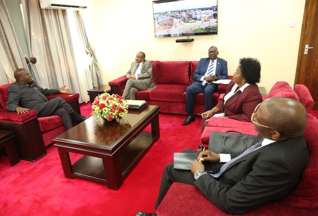 SPIKA NDUGAI AKUTANA NA KUFANYA MAZUNGUMZO NA GAVANA WA BENKI KUU YA TANZANIA JIJINI DODOMA.