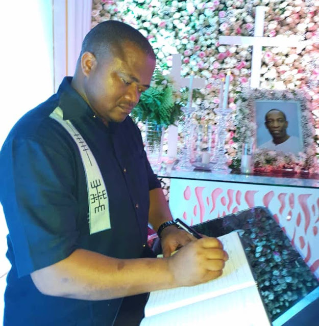 MKURUGENZI MTENDAJI WA BENKI YA CRDB ABDULMAJID NSEKELA AOMBOLEZA KIFO CHA RUGE MUTAHABA