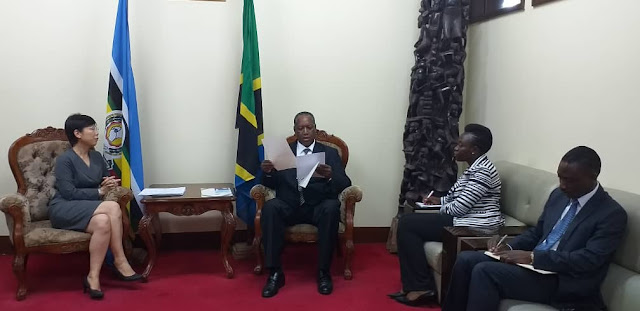 Prof. Kabudi apokea Salamu za Pongezi kutoka kwa Waziri wa Mambo ya Nje wa China