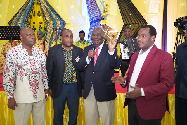 UMEFIKA WAKATI SASA WASOMI KUANDIKA NA KIUBUA MASHUJAA WA FANI MBALIMBALI-BALOZI SEID ALI IDDI