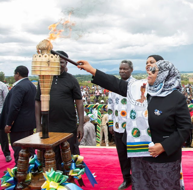 MAKAMU WA RAIS AZINDUA MBIO ZA MWENGE WA UHURU 2019 MKOANI SONGWE