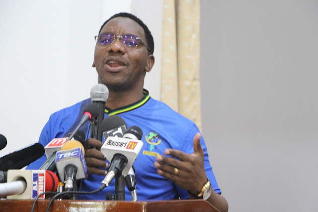 WAKUU WA IDARA WANAOFANYA KAZI KWA MAZOEA WAHAMISHWE VITUO VYA KAZI -RC MAKONDA