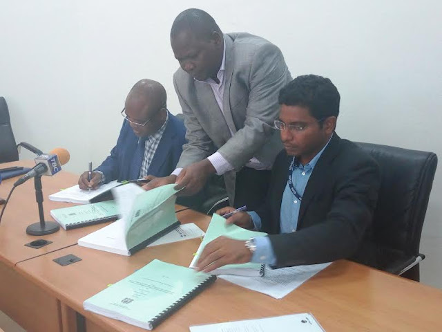 Profesa Kitila Asaini Mkataba wa Mradi wa Maji wa Miji 29