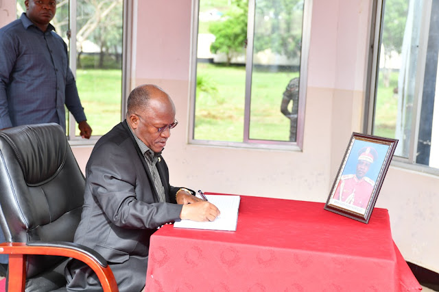 RAIS DKT. MAGUFULI AONGOZA WAOMBOLEZAJI KUAGA MWILI WA MAREHEMU BRIGEDIA JENERALI MSTAAFU ATHUMANI HASSAN NGWILIZI LUGALO JIJINI DAR ES SALAAM
