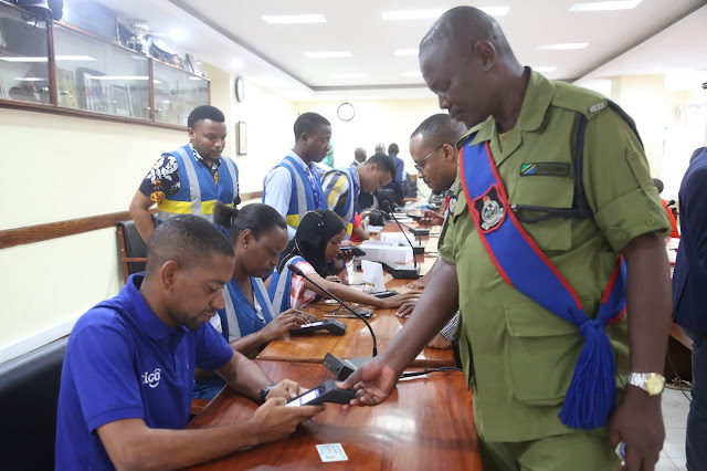 Tigo yaendesha zoezi la usajili wa laini Wizara ya Mambo ya Ndani