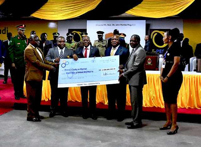 RAIS DK. MAGUFULI APOKEA GAWIO LA SH. BILIONI 2.1 KUTOKA TTCL