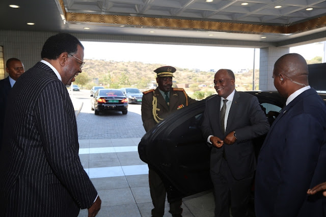 RAIS DKT. MAGUFULI APOKELEWA NA MWENYEJI WAKE, RAIS HAGE GEINGOB WA NAMIBIA