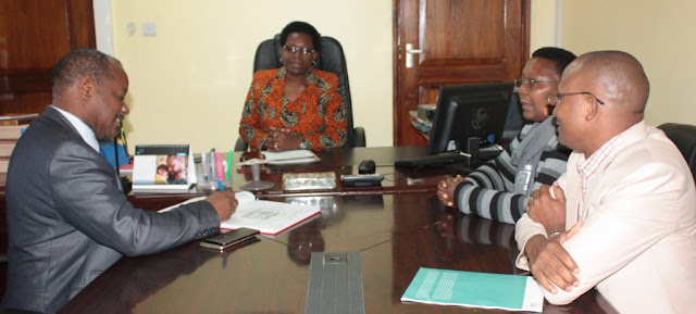 PROF. MCHOME AKAGUA UTOAJI WA MSAADA WA KISHERIA MKOANI SINGIDA