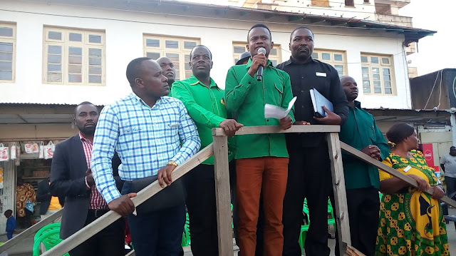 MADIWANI MANISPAA YA IRINGA WAMPONGEZA SALIM ASAS KWA KUCHANGIA MAENDELEO YA MANISPAA HIYO.