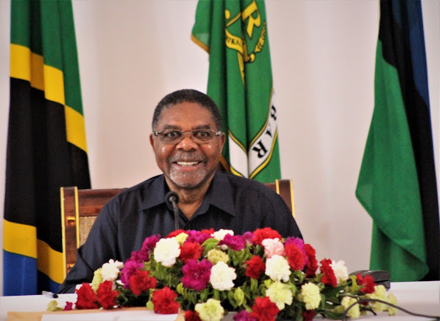RAIS DKT.SHEIN AZUNGUMZA NA UONGOZI WA OFISI YA MAKAMU WA PILI WA RAIS WA ZANZIBAR IKULU NDOGO KIBWENI ZANZIBAR