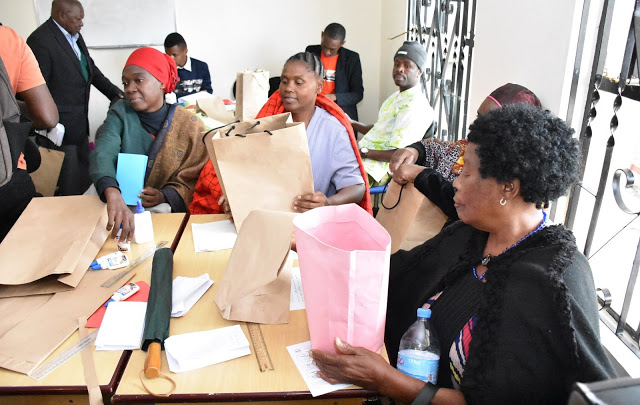 CHUO CHA TANGANYIKA POLYTECHNIC ARUSHA CHAWAPA WAJASIRIAMALI MAFUNZO YA KUTENGENEZA MIFUKO YA KARATASI