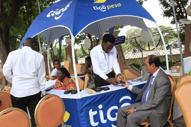 Tigo yaendesha zoezi la usajili wa laini za simu Bungeni