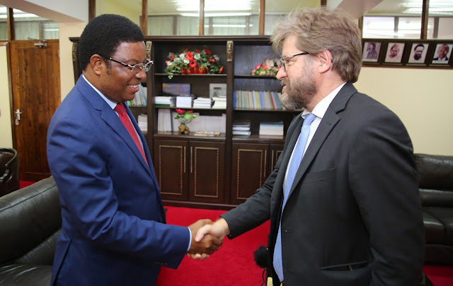 WAZIRI MKUU AZUNGUMZA NA MABALOZI WA FINLAND NA SWITZERLAND NCHINI