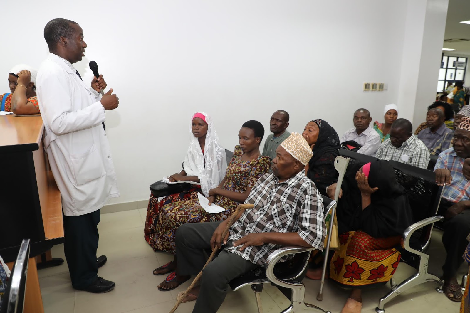 Katika kuadhimisha siku ya shinikizo la juu la damu Taasisi ya Moyo Jakaya Kikwete (JKCI) yatoa elimu kwa wagonjwa na kufanya upimaji kwa ndugu waliosindikiza wagonjwa