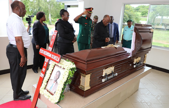 RAIS DKT MAGUFULI AONGOZA WAOMBOLEZAJI KUAGA MWILI WA RAFIKI YAKE MAREHEMU FESTO RUTAMIGWA ISOKOZA KATIKA HOSPITALI KUU YA JWTZ YA LUGALO JIJINI DAR ES SALAAM