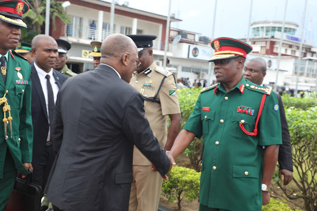RAIS DKT. MAGUFULI NA RAIS MSTAAFU KIKWETE WAONDOKA NCHINI KUUDHURIA SHEREHE ZA KUAPISHWA KWA RAIS MPA WA AFRIKA YA KUSINI