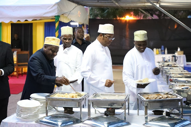 WAZIRI MKUU AFUTURISHA WAHESHIMIWA WABUNGE JIJINI DODOMA