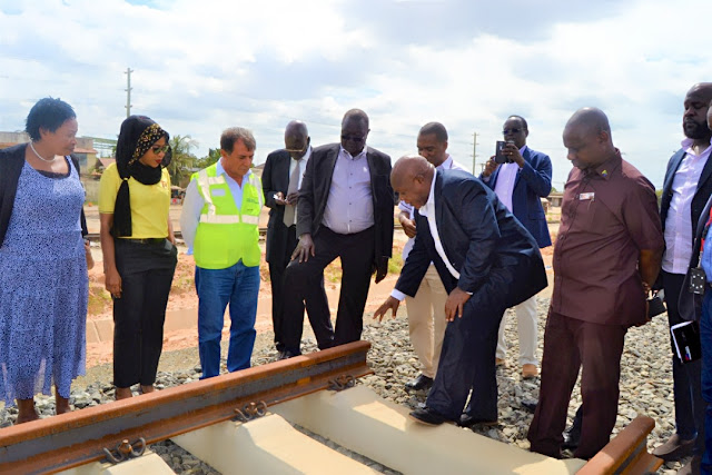 WAZIRI WA VIWANDA NA UWEKEZAJI SUDAN KUSINI ATEMBELEA MRADI WA UJENZI WA RELI YA KISASA – SGR.