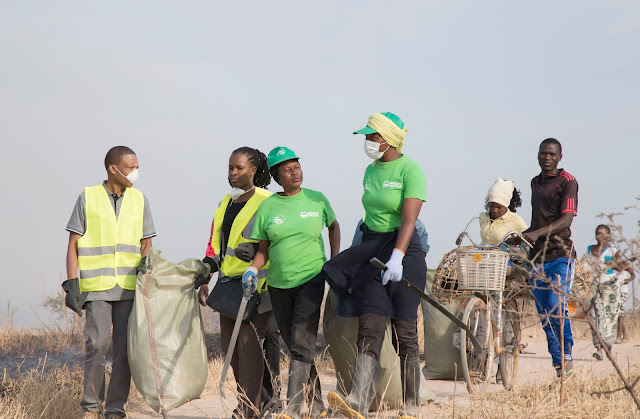 BALOZI JOSEPH SOKOINE AONGOZA WATUMISHI WA MAKAMU WA RAIS KUFANYA USAFI MAKULU DODOMA
