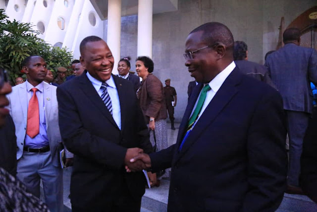 MKURUGENZI MTENDAJI WA DCB ALIVYOSHUHUDIA UWASILISHWAJI WA BAJETI YA SERIKALI BUNGENI DODOMA