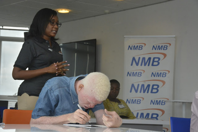 NMB YATOA NAFASI KWA WATU WATANO WENYE ULEMAVU KUJIFUNZA MAMBO MBALIMBALI