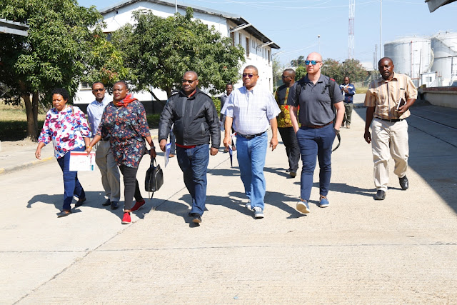WAJUMBE WA KAMATI MAALUM WAKAGUA MIUNDOMBINU YA BANDARI KAVI JIJINI MBEYA