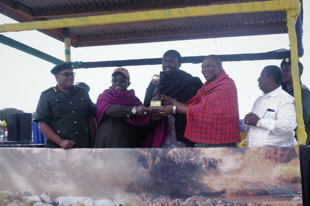 TUZO YA HIFADHI YA TAIFA YA SERENGETI YAPELEKWA KWA WANANCHI WA MIKOA YA MARA NA SIMIYU .