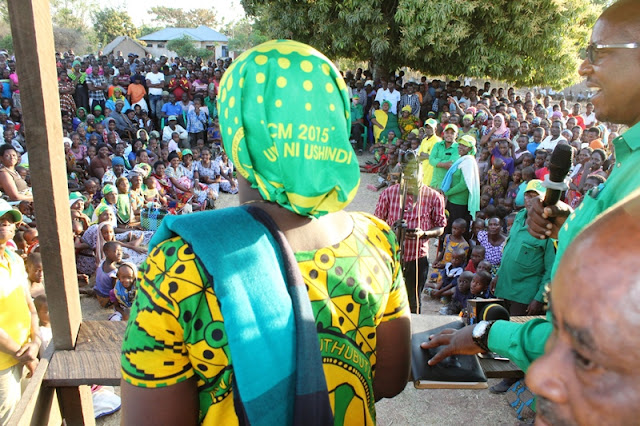KANYASU AWASHAURI WAKULIMA WA PAMBA WASIUZE PAMBA KWA WALANGUZI