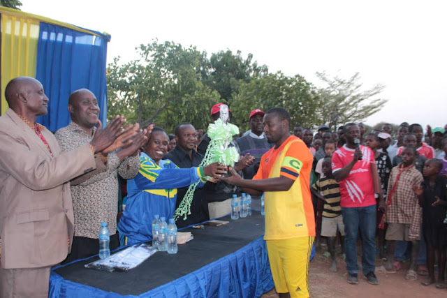 DC CHAMWINO AWATAKA MAKOCHA WA TIMU ZA TAIFA KUFIKA VIJIJINI