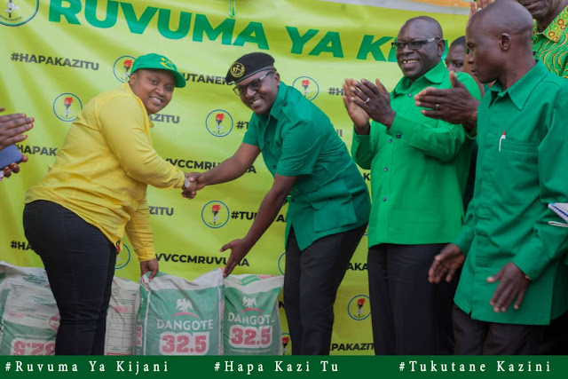 Mbunge Ditopile amwaga mifuko 100 ya saruji UVCCM Ruvuma