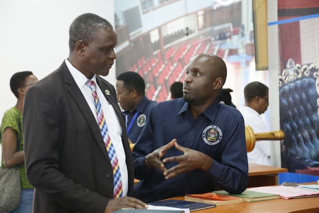 ASKOFU MALEKANA ATEMEBELEA BANDA LA BUNGE