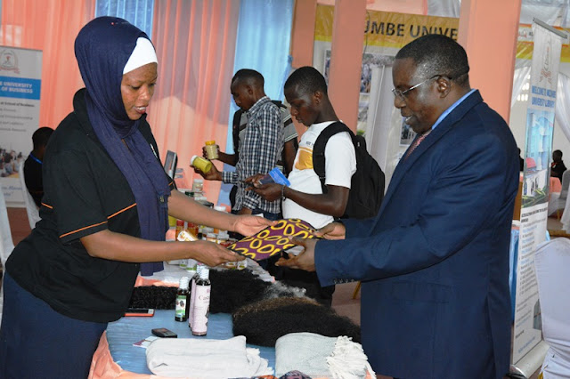 MZUMBE WAAHIDI KUMSHIKA MKONO MBUNIFU ATAKAE TOA WAZO ZURI LA KIBIASHARA